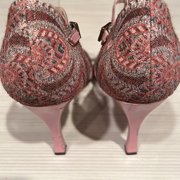 BCBG lWoman’s open toe paisley and beaded high heels Size 8.5 - Picture 2 of 10